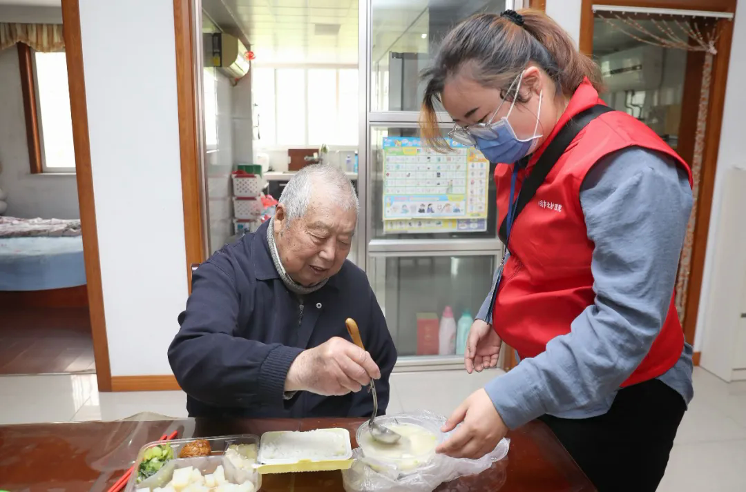 民政部：进一步增强居家社区养老服务供给能力 更好增进老年人福祉