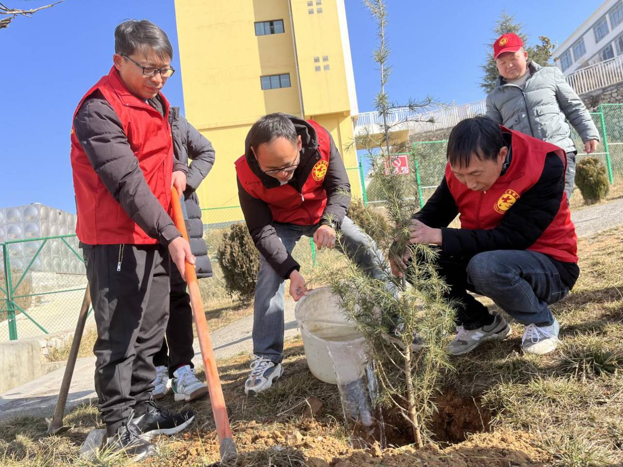 基因、底色、桥梁，五粮液以绿为底，和美而行！